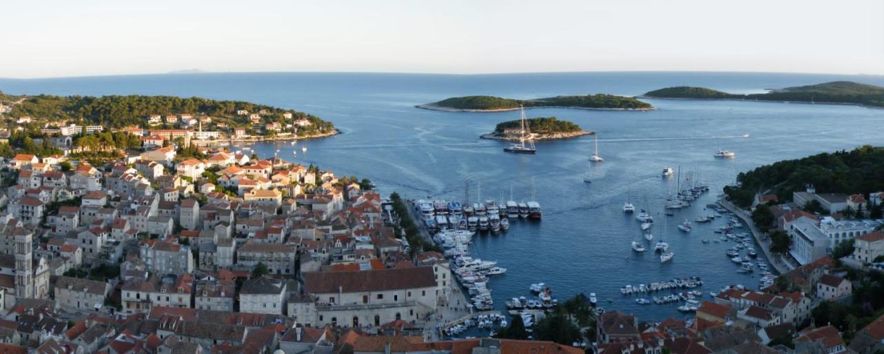 Feelhvar Along Bluelagoon Beach Hvar Town Zewnętrze zdjęcie